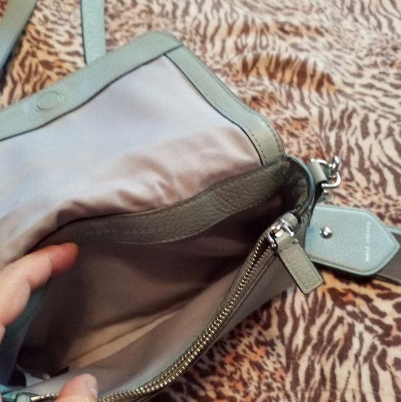 Marc Jacobs Blue Crossbody Bag with Modern Design - Picture 4 of 10